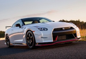 2014 Nissan GT-R Nismo; top car design rating and specifications
