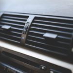 車の暖房が効かない(冷たい)原因や対処方法、応急処置の方法や修理代は？